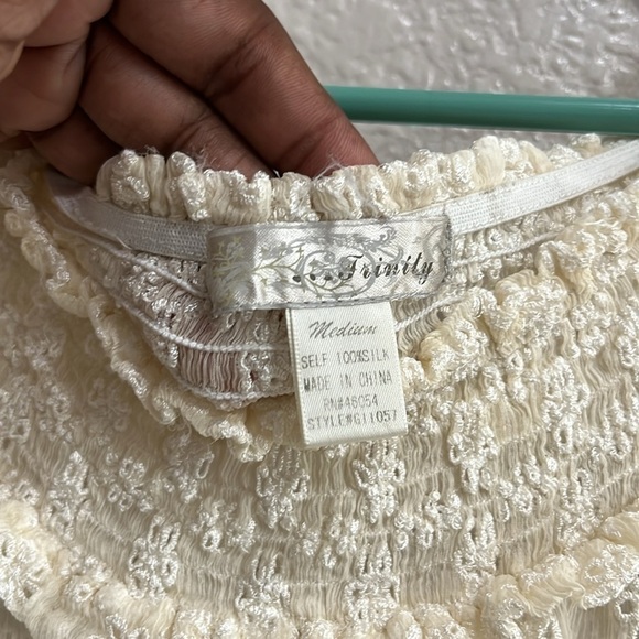 Vintage Trinity Ivory Silk Long Sleeve Eyelet Blouse Size Medium Boho - Picture 5 of 8